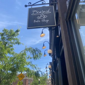 Oakleaf Cakes - Front Sign - Bakeries Near Me - Boston, Massachusetts