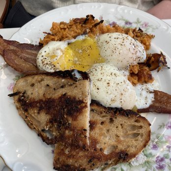 Diamond Jack Wine Bar - Sweet potato hash with eggs, bacon, and sourdough bread. - Wine Bars Near Me - Maryville, Tennessee