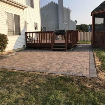 Erik's Landscaping - a patio and gazebo - Landscaping Near Me - Bolingbrook, Illinois Erik's Landscaping - a patio and gazebo - Landscaping Near Me - Bolingbrook, Illinois