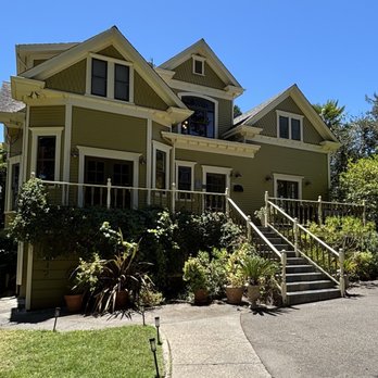 Calderwood Inn - Front of the inn - Hotels Near Me - Healdsburg, California