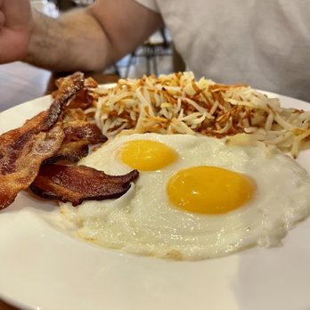 Elly's Brunch & Cafe - Classic Breakfast add Cherrywood Bacon ($13) - Breakfast & Brunch Near Me - Phoenix, Arizona