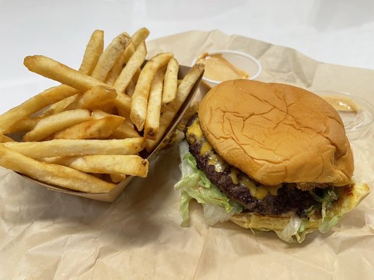 MidCity SmashedBurger @ Level Beer: Level 3 Buckman Kerns by null
