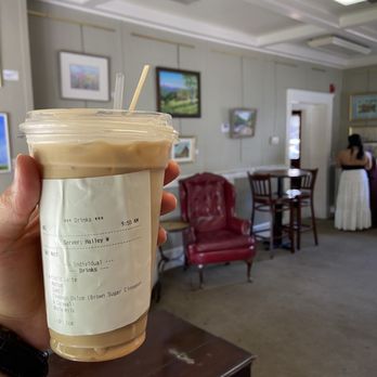 The Metropolitan Coffeehouse - Sitting area - Coffee & Tea Near Me - North Conway, New Hampshire The Metropolitan Coffeehouse - Sitting area - Coffee & Tea Near Me - North Conway, New Hampshire