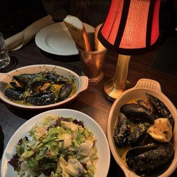 Gilt Bar - Mussels - New American Near Me - Chicago, Illinois