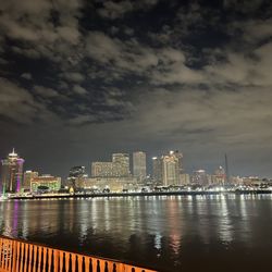 Paddlewheeler Creole Queen - New Orleans skyline