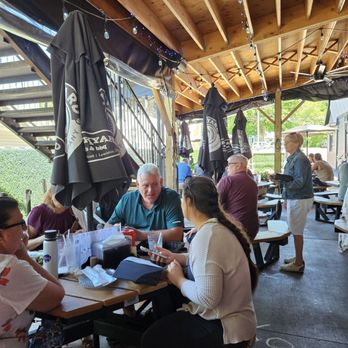 Brickyard Brewing - Outdoor dining - Breweries Near Me - Lewiston, New York