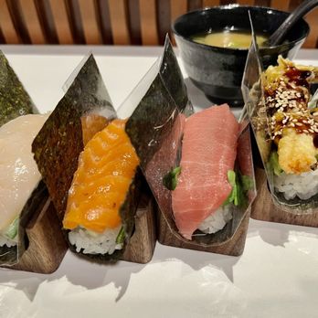 Temaki Bar - Set 4: (showing 4 of 6 rolls) left to right: scallops, salmon, tuna, tempura - Sushi Bars Near Me - San Jose, California Temaki Bar - Set 4: (showing 4 of 6 rolls) left to right: scallops, salmon, tuna, tempura - Sushi Bars Near Me - San Jose, California