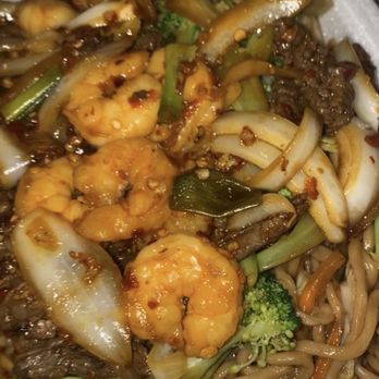 Mark's Kitchen - Beef broccoli AND shrimp chow mein - American Near Me - Fresno, California