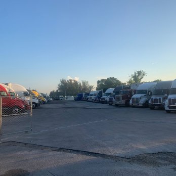 Discount Truck Parking - Parking Near Me - Hollywood, Florida Discount Truck Parking - Parking Near Me - Hollywood, Florida