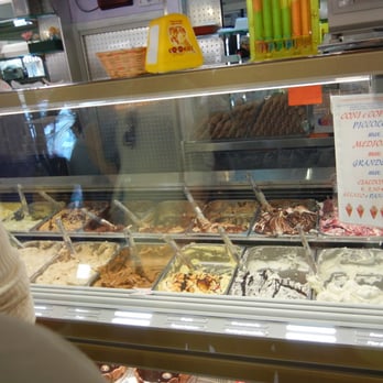 Chalet Del Pincio - Amazing gelato options. Homemade! - Desserts Near Me - Civitavecchia, RM