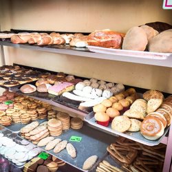 Panadería La Luna - Pan selection