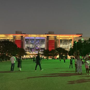 Discovery Green - Parks Near Me - Houston, Texas