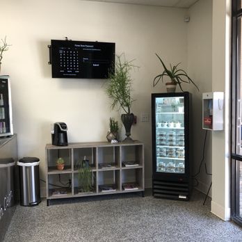 Modern Grub - Lobby area. Fridge with to go foods. - Food Delivery Services Near Me - Bakersfield, California Modern Grub - Lobby area. Fridge with to go foods. - Food Delivery Services Near Me - Bakersfield, California