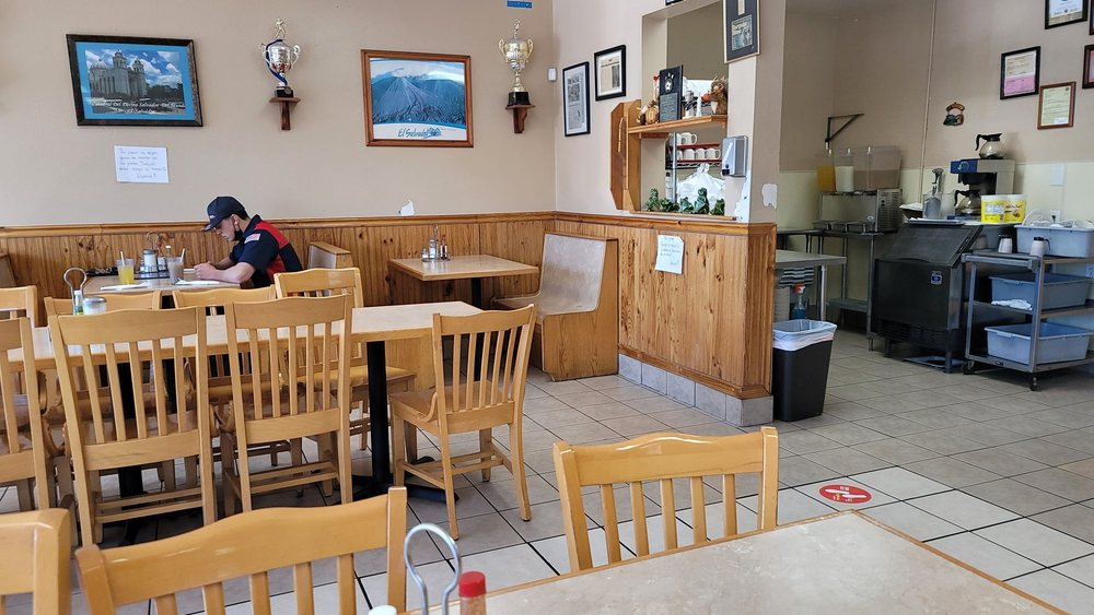 Pupuseria Salvadorena - Photo 3