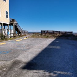 Folly Family House - Parking area