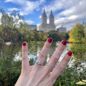 Christopher Duquet Fine Jewelry - Engagement ring designed by Villi at Christopher Duquet Fine Jewelry - Jewelry Near Me - Evanston, Illinois Christopher Duquet Fine Jewelry - Engagement ring designed by Villi at Christopher Duquet Fine Jewelry - Jewelry Near Me - Evanston, Illinois