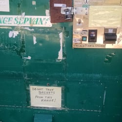 Ball dispensing machine