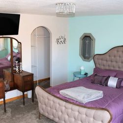 Viola's Venue - Inside the house!
