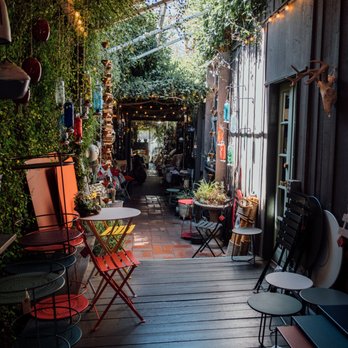 FiG Curated Living - Flowers & Gifts Near Me - Ojai, California FiG Curated Living - Flowers & Gifts Near Me - Ojai, California