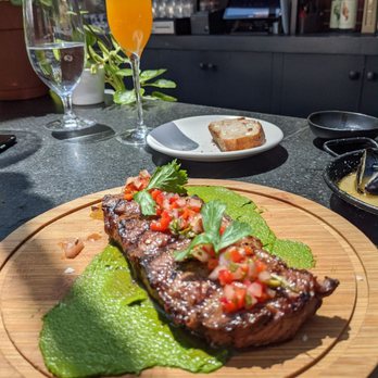 La Bodega - Short rib with chimichurry sauce - Spanish Near Me - Watertown, Massachusetts La Bodega - Short rib with chimichurry sauce - Spanish Near Me - Watertown, Massachusetts
