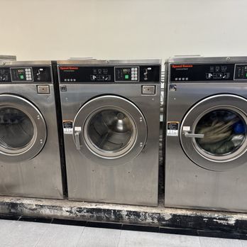 Coin Laundry USA - Medium. $6.50/load. - Laundromat Near Me - St. Petersburg, Florida Coin Laundry USA - Medium. $6.50/load. - Laundromat Near Me - St. Petersburg, Florida