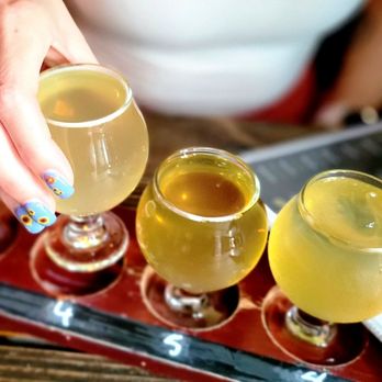 Black Rabbit Meads - Mead Flight - Meaderies Near Me - Reno, Nevada