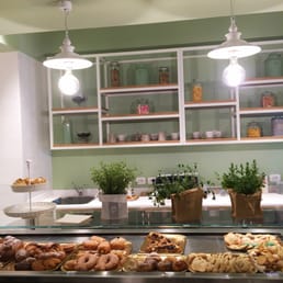 Il Poggio - La pasticceria - interior, bagel, bagels - Cucina campana Near Me - Naples, NA