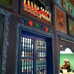 Kutchi Deli Parwana - Gorgeous cosy blue interior