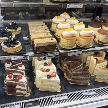 Chateau De Chantilly Cafe - Bakeries Near Me - Chantilly, Virginia