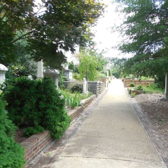 Historic Oakland Cemetery - Landmarks & Historical Buildings Near Me - Atlanta, Georgia
