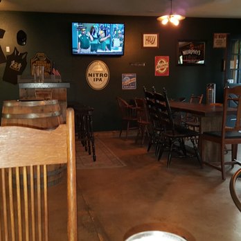 Murphys Irish Pub - Nice little spot - Irish Pub Near Me - Murphys, California