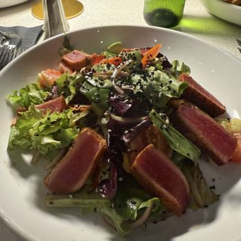 Dapper Dine & Lounge - Blackened Ahi Salad - Cocktail Bars Near Me - Riverside, California