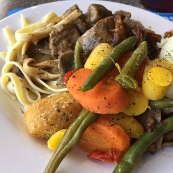 Riverside Buffet - Beef Stroganoff, mashed potatoes, veggies & Bbq brisket - Buffets Near Me - Laughlin, Nevada