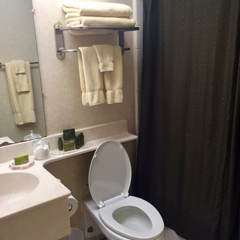 Hillside Inn - Queen Bed Jacuzzi Suite Bathroom, VERY CLEAN! - Hotels Near Me - Madison, Indiana Hillside Inn - Queen Bed Jacuzzi Suite Bathroom, VERY CLEAN! - Hotels Near Me - Madison, Indiana