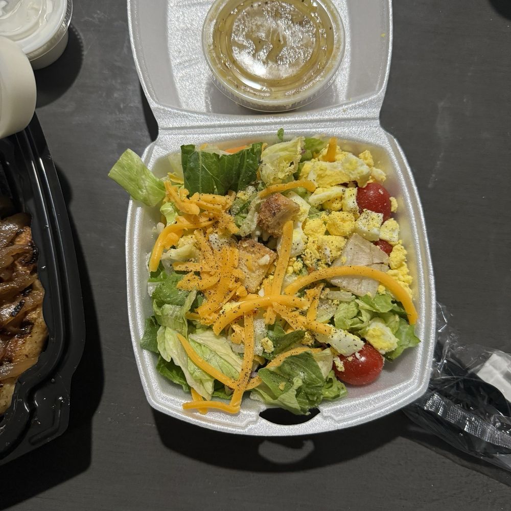 Texas Roadhouse - House Salad with Italian dressing - Steakhouses Near Me - Middletown, Delaware Texas Roadhouse - House Salad with Italian dressing - Steakhouses Near Me - Middletown, Delaware