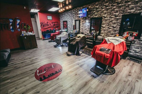 La Familia Barbershop by null