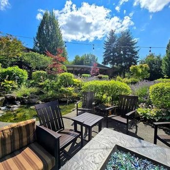 Cedarbrook Lodge - Primary backyard-style patio - Hotels Near Me - SeaTac, Washington Cedarbrook Lodge - Primary backyard-style patio - Hotels Near Me - SeaTac, Washington