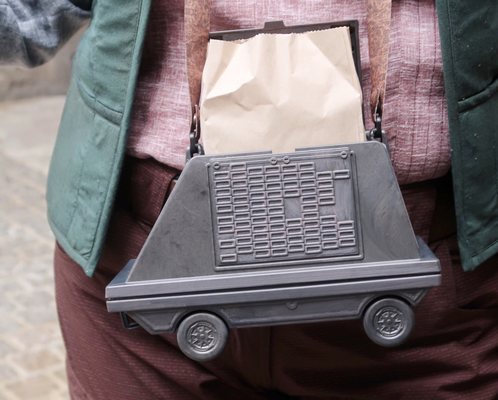 Kat Saka's Kettle by null