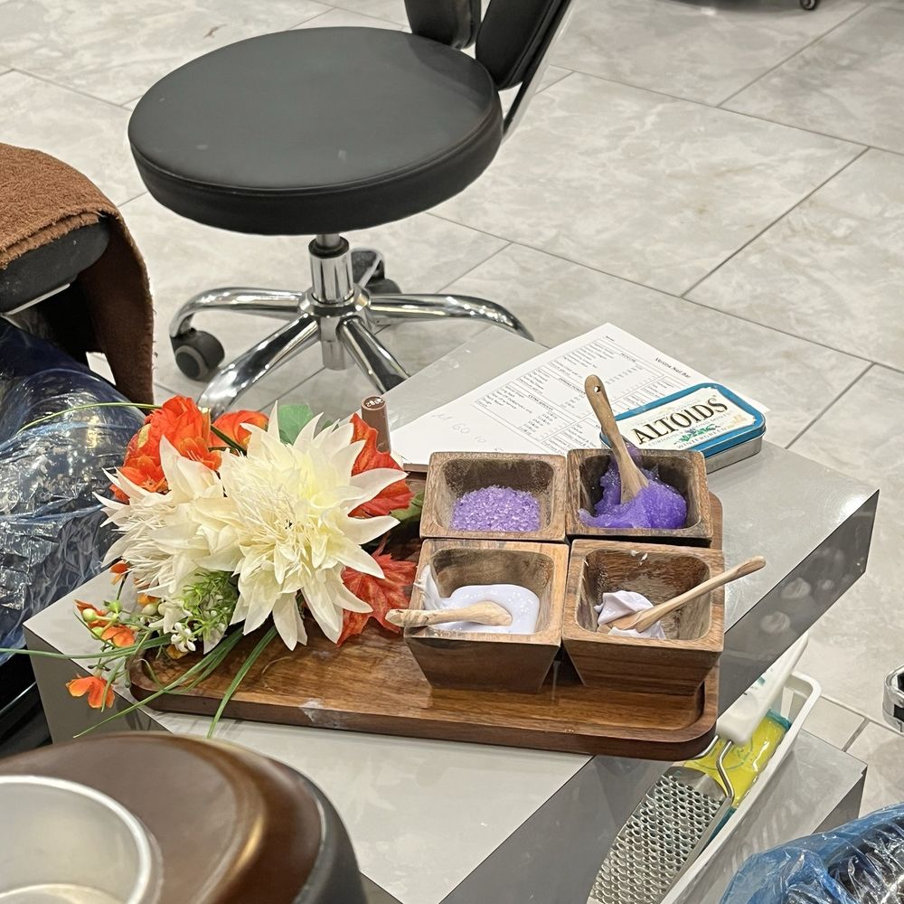 Verona Nails Bar - Nail Salons Near Me - San Antonio, Texas