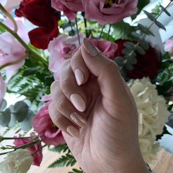 Chi Nail Bar & Salon - Elegant pink and platinum glitter pink. Gels with Henry. - Nail Salons Near Me - Bozeman, Montana Chi Nail Bar & Salon - Elegant pink and platinum glitter pink. Gels with Henry. - Nail Salons Near Me - Bozeman, Montana