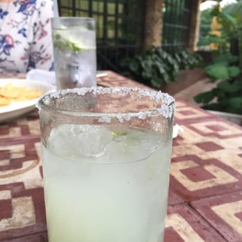 El Monumento - Drinks on the patio - Mexican Near Me - Georgetown, Texas