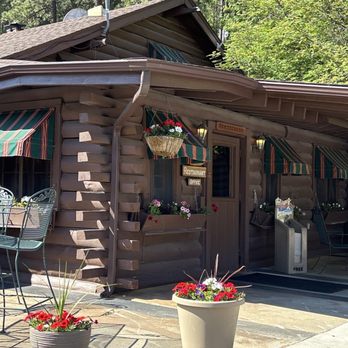 Powder House Restaurant - Entrance - Steakhouses Near Me - Keystone, South Dakota