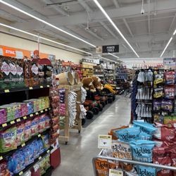 Murdoch's Ranch & Home Supply - So much selection!