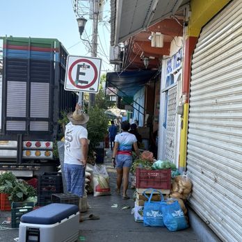Plaza Oaxaca - Vegetable Markets - Public Plazas Near Me - Crucecita, OAX