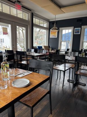 First and South Restaurant & Bar by null