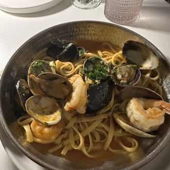 Petralunga - Seafood pasta - Pizza Near Me - Miami, Florida