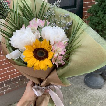 Bloomies Flower Shop - Florists Near Me - Easton, Pennsylvania