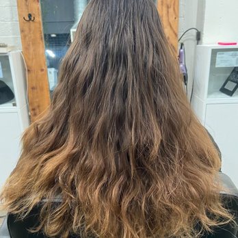 Salon Aurora - Before: Two years of natural growth, maybe with some residual highlights left in the tips, one week since washing. - Hair Salons Near Me - San Diego, California Salon Aurora - Before: Two years of natural growth, maybe with some residual highlights left in the tips, one week since washing. - Hair Salons Near Me - San Diego, California