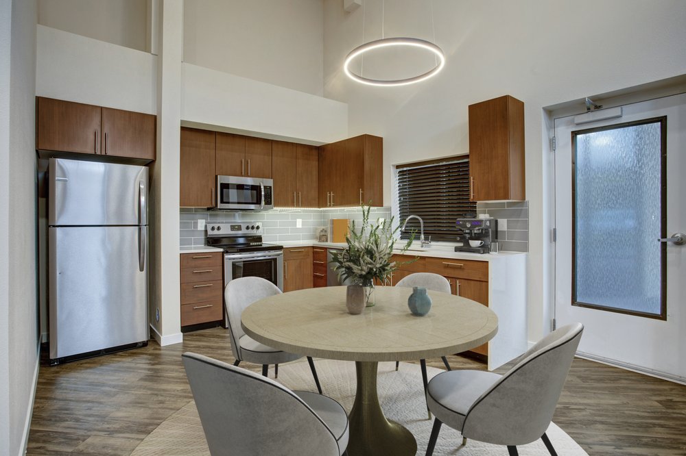 TRAX AT DUPONT STATION APARTMENTS Updated September 2024 70 Photos