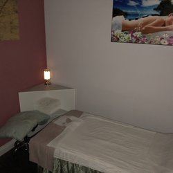 Oasis Acupuncture Spa - Private room for a full regular layout massage